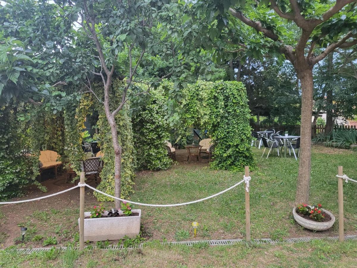 Alberg Restaurant Bellavista سانتا باو المظهر الخارجي الصورة
